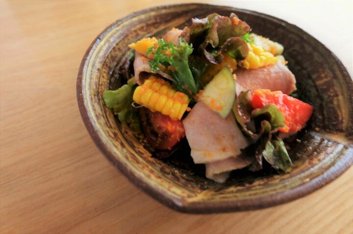 夏野菜を使ったサラダ