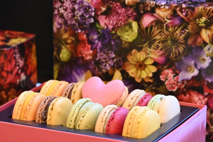 チョコレート_12,スイーツ_12,バレンタインデー_12,プレゼント_12