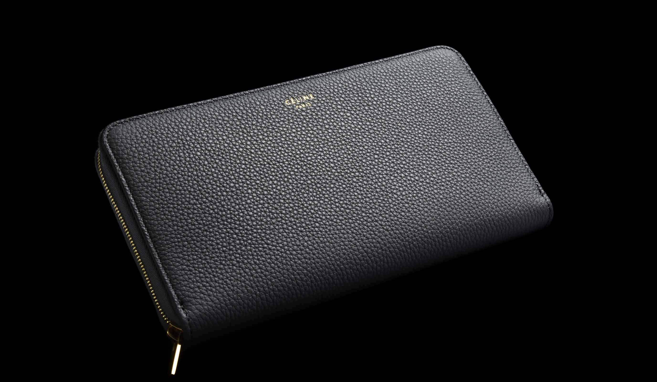 【W19×H11cm】財布¥80,000(セリーヌ ジャパン)