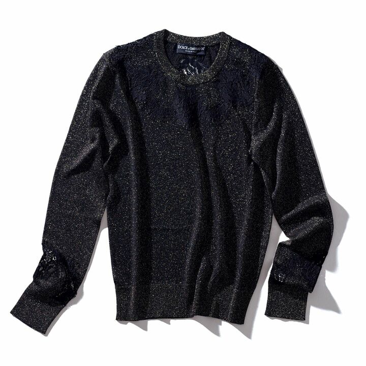 ゴールドのラメ入りニットにレースを配した人気デザイン。ニット￥124,000（ドルチェ＆ガッバーナ ジャパン）　[Precious2019年4月号111ページ] 