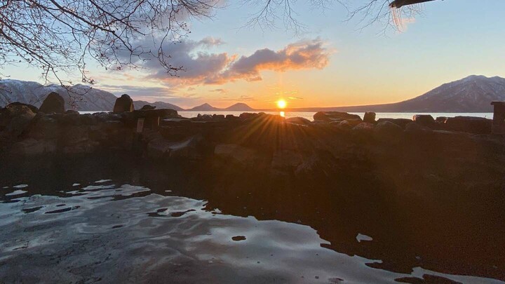 「奥札幌の秘湯 湖畔の宿支笏湖 丸駒温泉旅館」「天然野湯」からの眺望