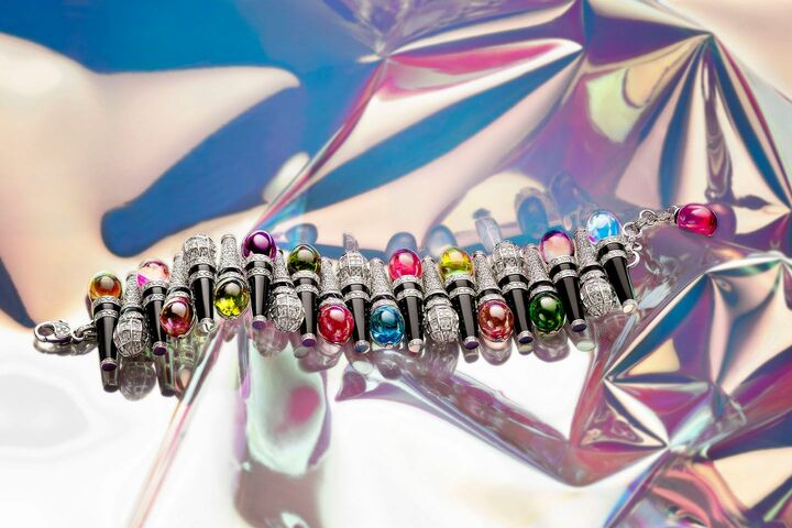 「ワイルドポップ」のブレスレット［素材：ホワイトゴールド×アメシスト×オニキス×ルベライト×ペリドット×アクアマリン×ダイヤモンド］