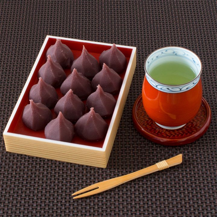 土用餅　※写真は、「北海道小豆 やわらかお餅入り あんころ餅」（徳島四季乃菓子あわや代表和泉）