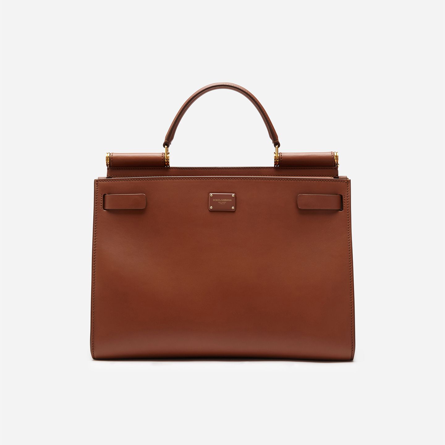 バッグ「シシリー 62 (ラージサイズ)」【縦30×横35×マチ15㎝】¥369,000(予定価格・税抜) カラー/ブラック、デザート、ディープブルー(ネイビー)の3色展開。 ©DOLCE&GABBANA