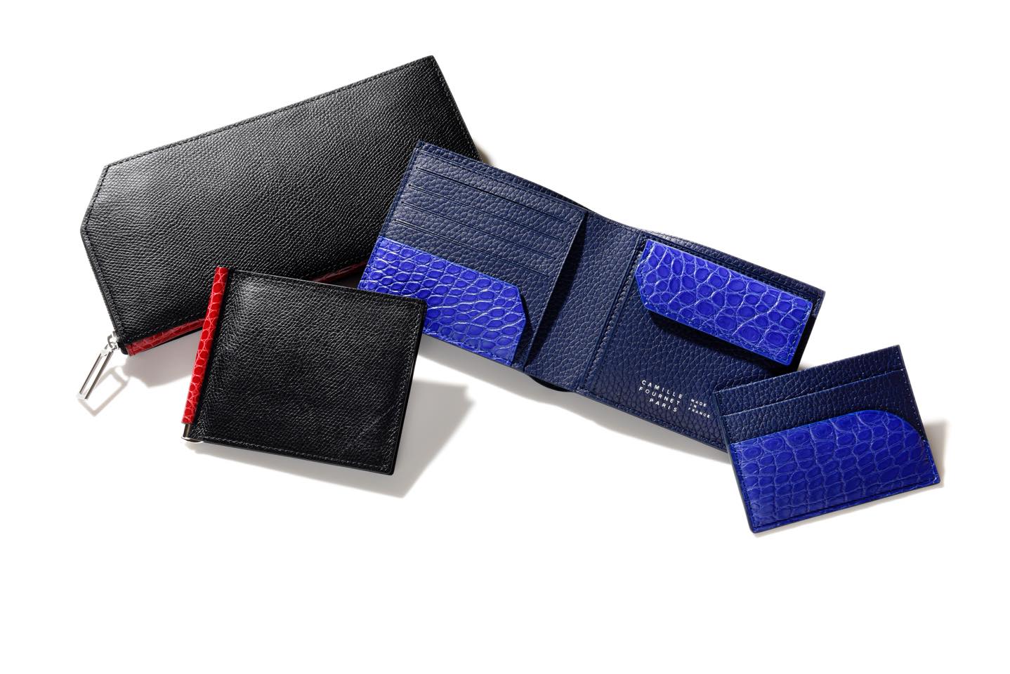 左から【W21×H10cm】長財布¥150,000・【W11×H9cm】札ばさみ¥80,000・【W11.5×H9.5cm】二つ折り財布¥120,000・【W10×H7cm】カードケース¥37,000(カミーユ・フォルネ銀座本店)