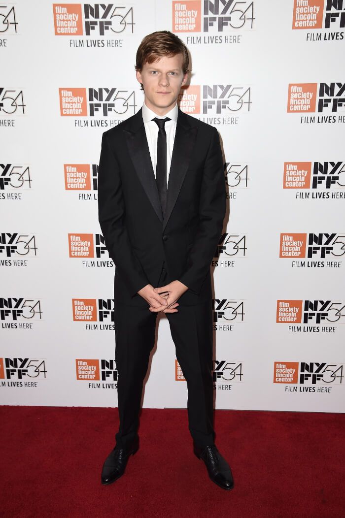 子羊のラック、レンズ豆とジャック・バイ・ザ・ヘッジソース添え レシピ