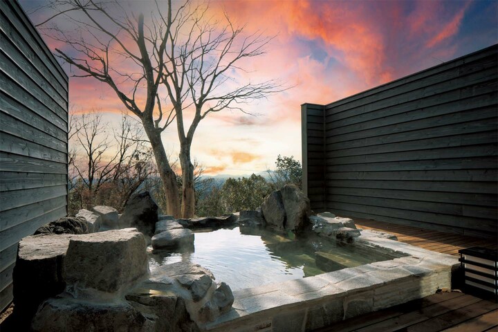 鹿児島県・霧島市「霧島雲海テラス 銘水の宿 霧の里」の露天風呂