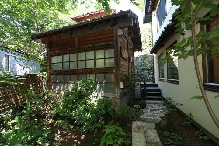 「千寿の湯」の湯小屋