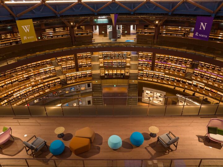 金沢_24,本_1,家具_3