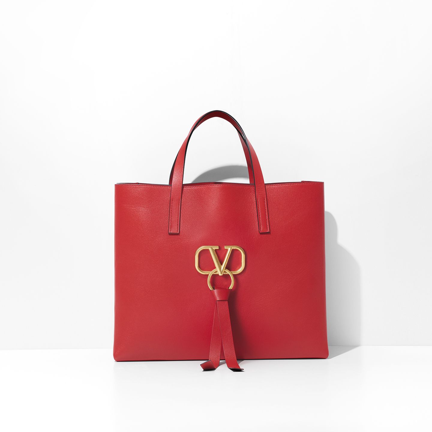トートバッグ「VRING」【縦32×横39×マチ14cm】¥303,000(税抜)/ヴァレンティノ ガラヴァーニ
