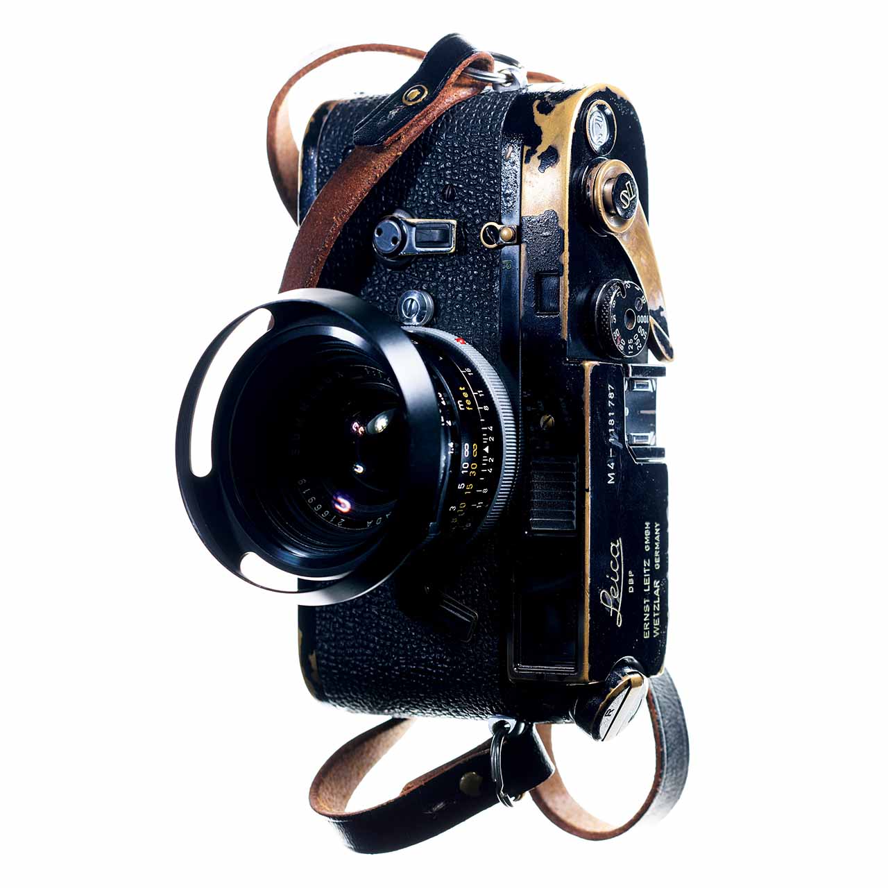 ●モデル名:『M4』 ●生産国:ドイツ ●生産年:1967年 ●価格相場:100万円~(2019年現在) ●入手方法:今や専門店に出ることはまれゆえ、オークションサイトを地道に覗くか、マニアたちとの交流を深めることが大切。 ●備考:「1181番台」は非常に入手困難だが、通常のブラックペイントモデルの『M4』なら比較的容易に入手できる。また現行品の『MP 0.72』にもブラックペイントが存在するため、初心者はここから始めるのもおすすめ。(富田拓朗氏私物)