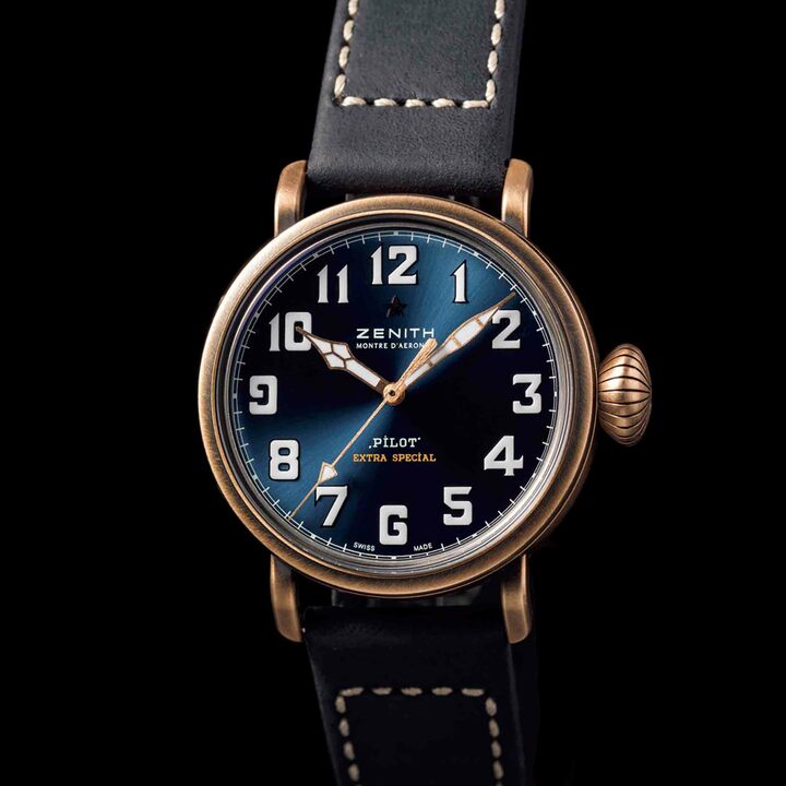 ●自動巻き ●ブロンズケース×オイリーヌバックストラップ ●ケース径/40mm ¥640,000(LVMH ウォッチ・ジュエリージャパン ゼニス)※8月発売予定