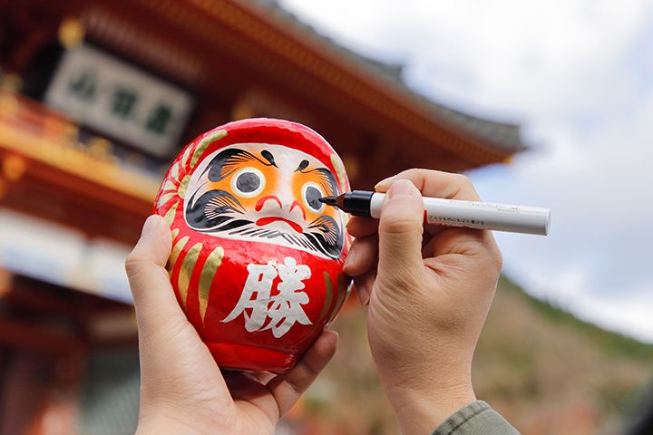 勝ちだるま