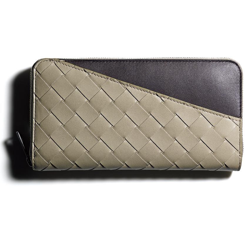 ボッテガ・ヴェネタの財布 H10×W19×D2.5cm。(ボッテガ・ヴェネタ ジャパン)