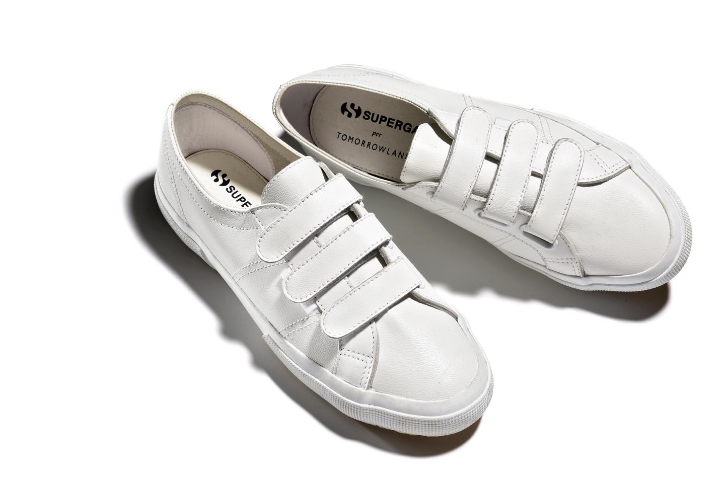 スニーカー¥13.200(トゥモローランド〈スペルガ ×トゥモローランド〉)