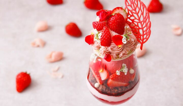 パーク ハイアット 京都の「桜といちごのパフェ」