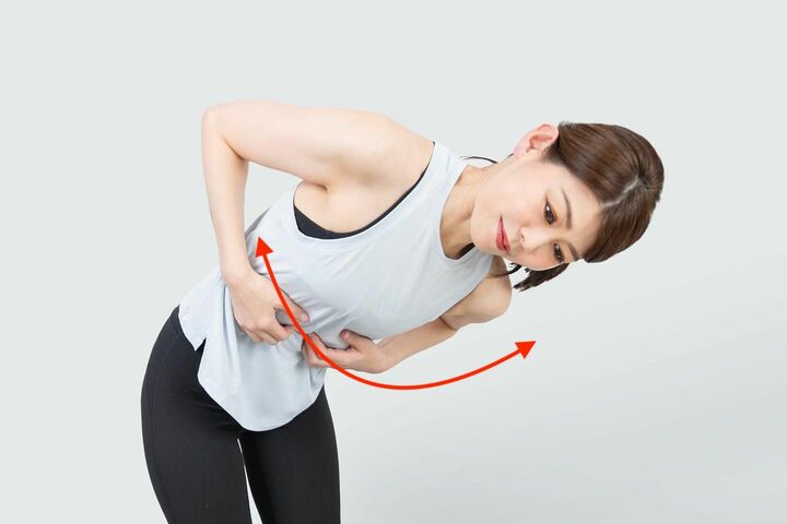 Step3と同様に体を左右に振り、より深く、しっかりと刺激を与える