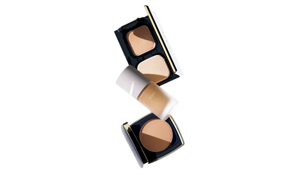 最近ファンデーション、アップデートしてますか？ アルビオン& RMK &エスティ ローダーの【最新ファンデーション】がスゴイ！