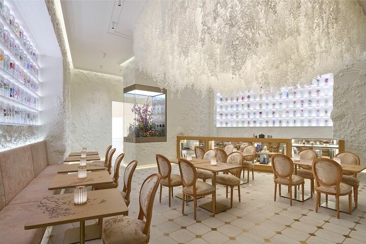 ディオール バンブー パビリオン内のカフェ ディオール