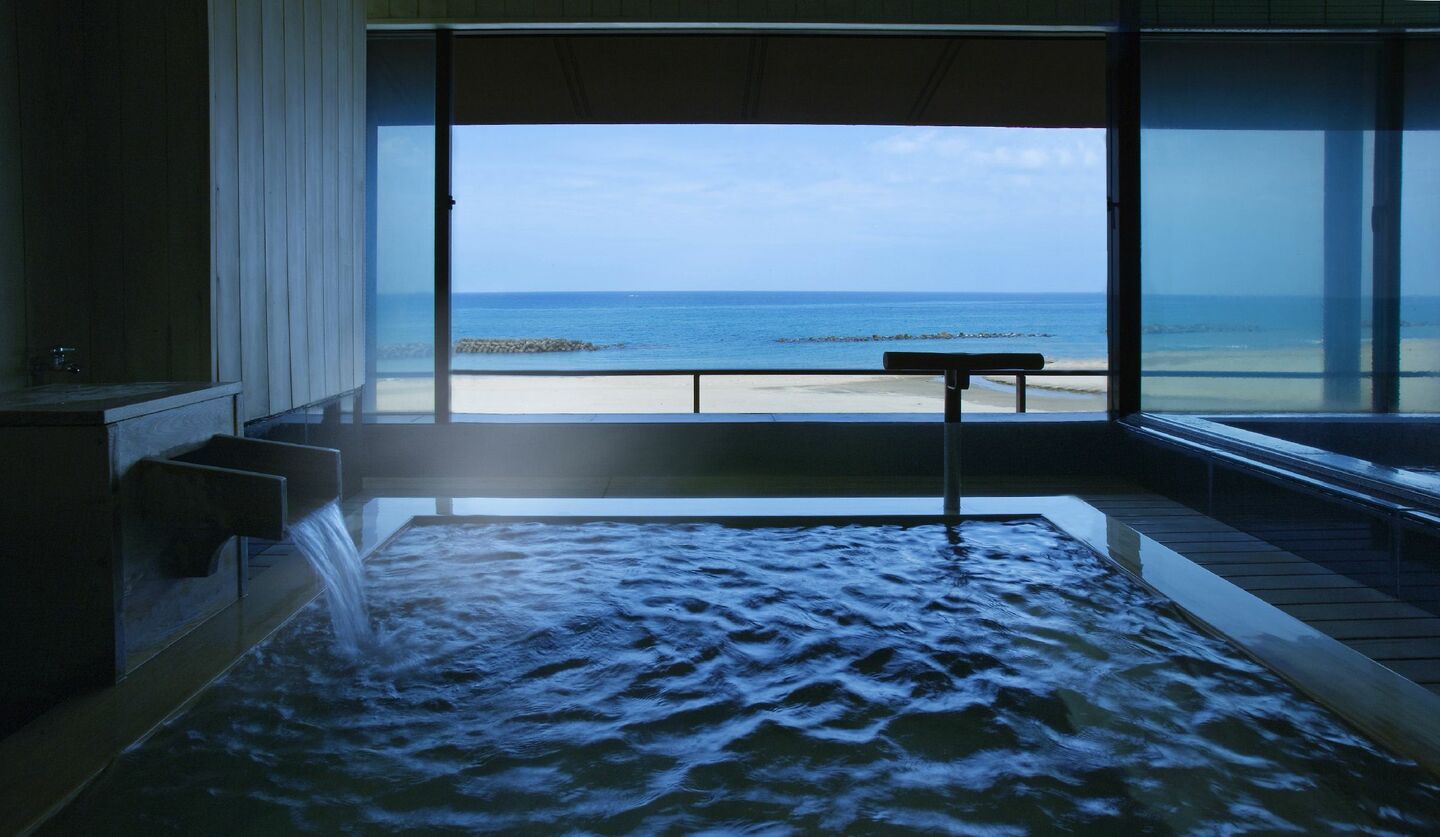 「游水亭いさごや」の展望露天檜風呂