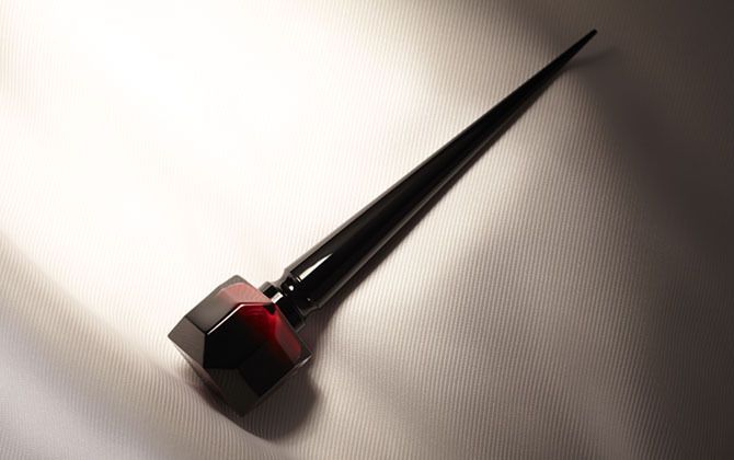 クリスチャン ルブタン ネイルカラー ルージュ ルブタン ￥6,900（税抜）