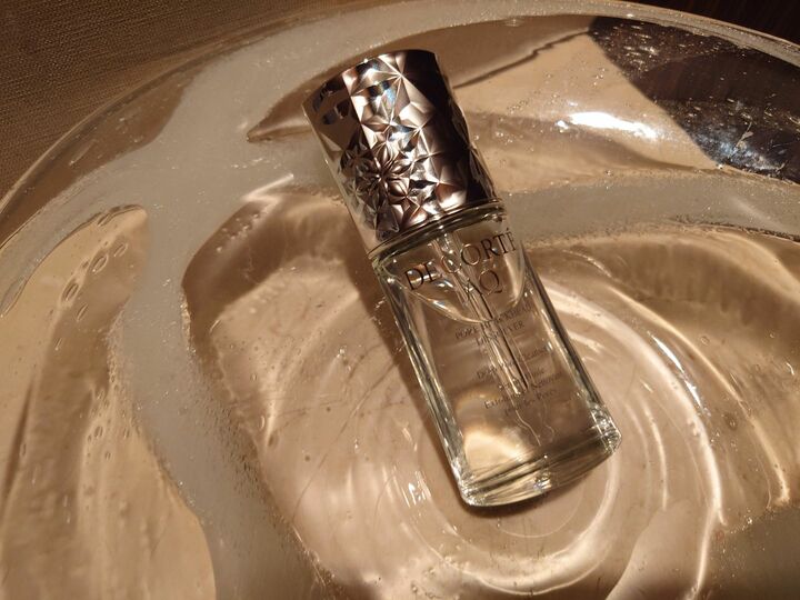コスメデコルテ AQ 毛穴美容液オイル 40ml ¥11,000(5月16日発売)