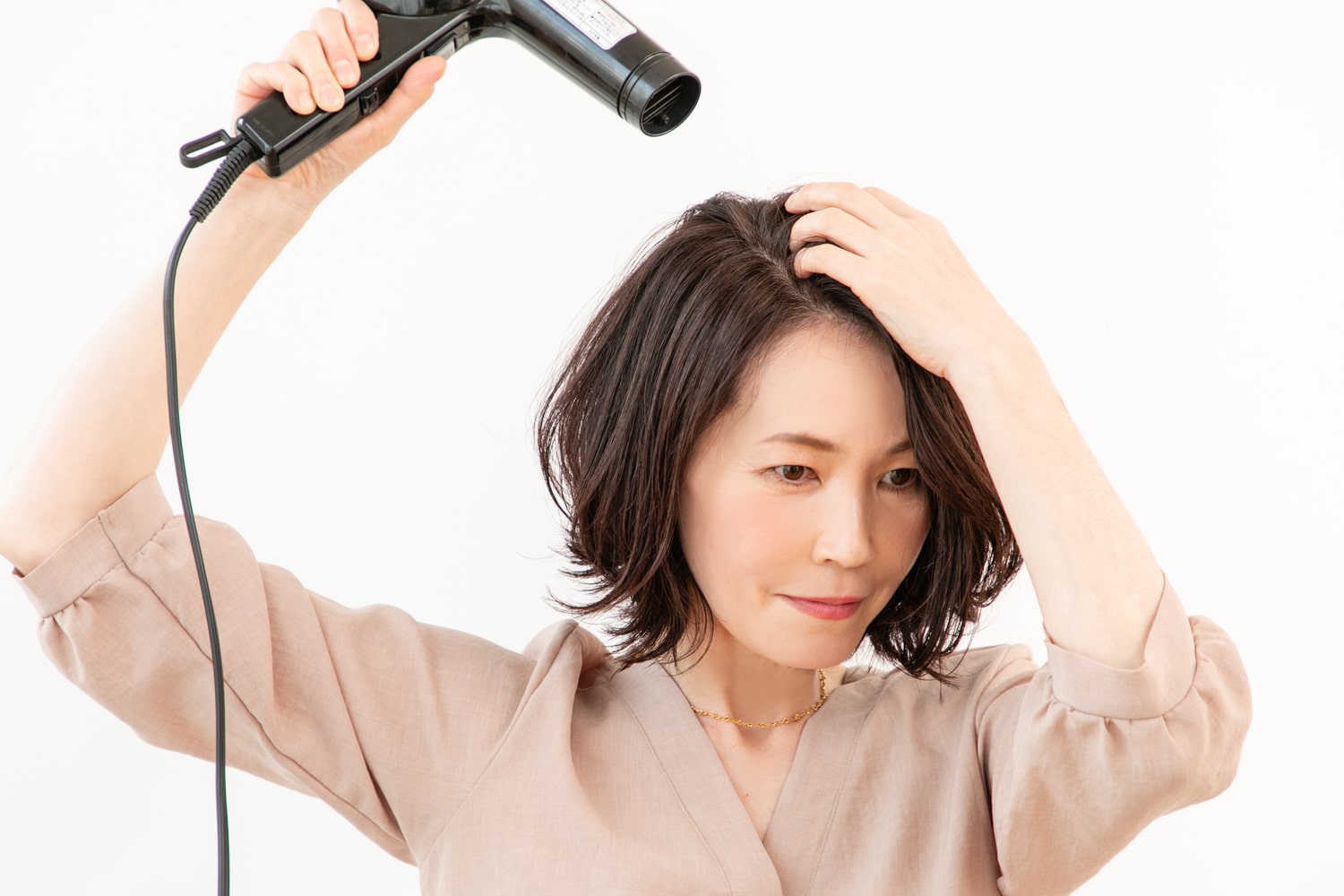 STEP2:アイロンで巻いて動きを出す
