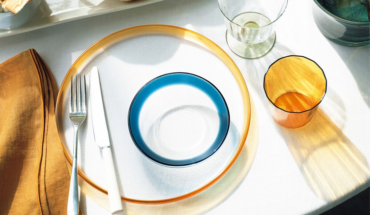夏らしい陽気なカラーをまとった「ガラス食器」｜美しい色彩で、大切な