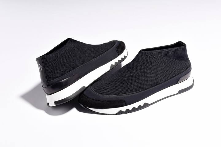 スニーカー¥115,000(エルメスジャポン)