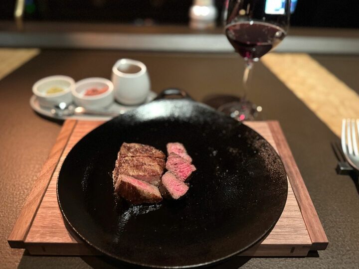 ホテル_11,レストラン_9,酒_10,肉_8,アウトドア_7