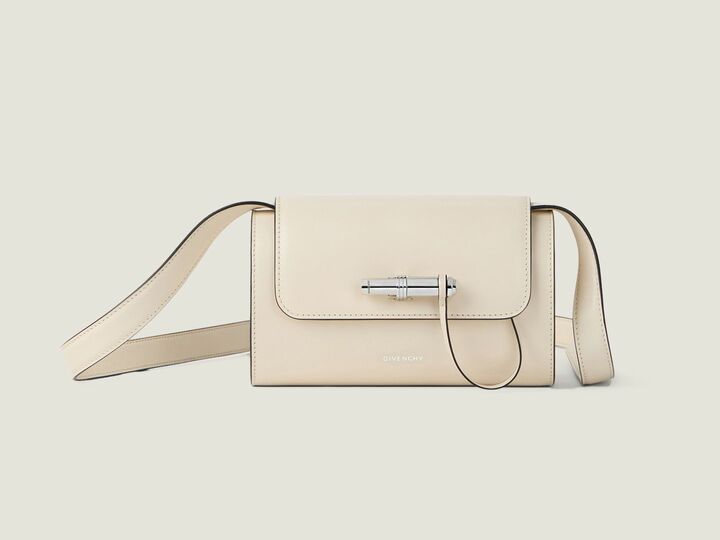 「ジバンシィ」の新作バッグ