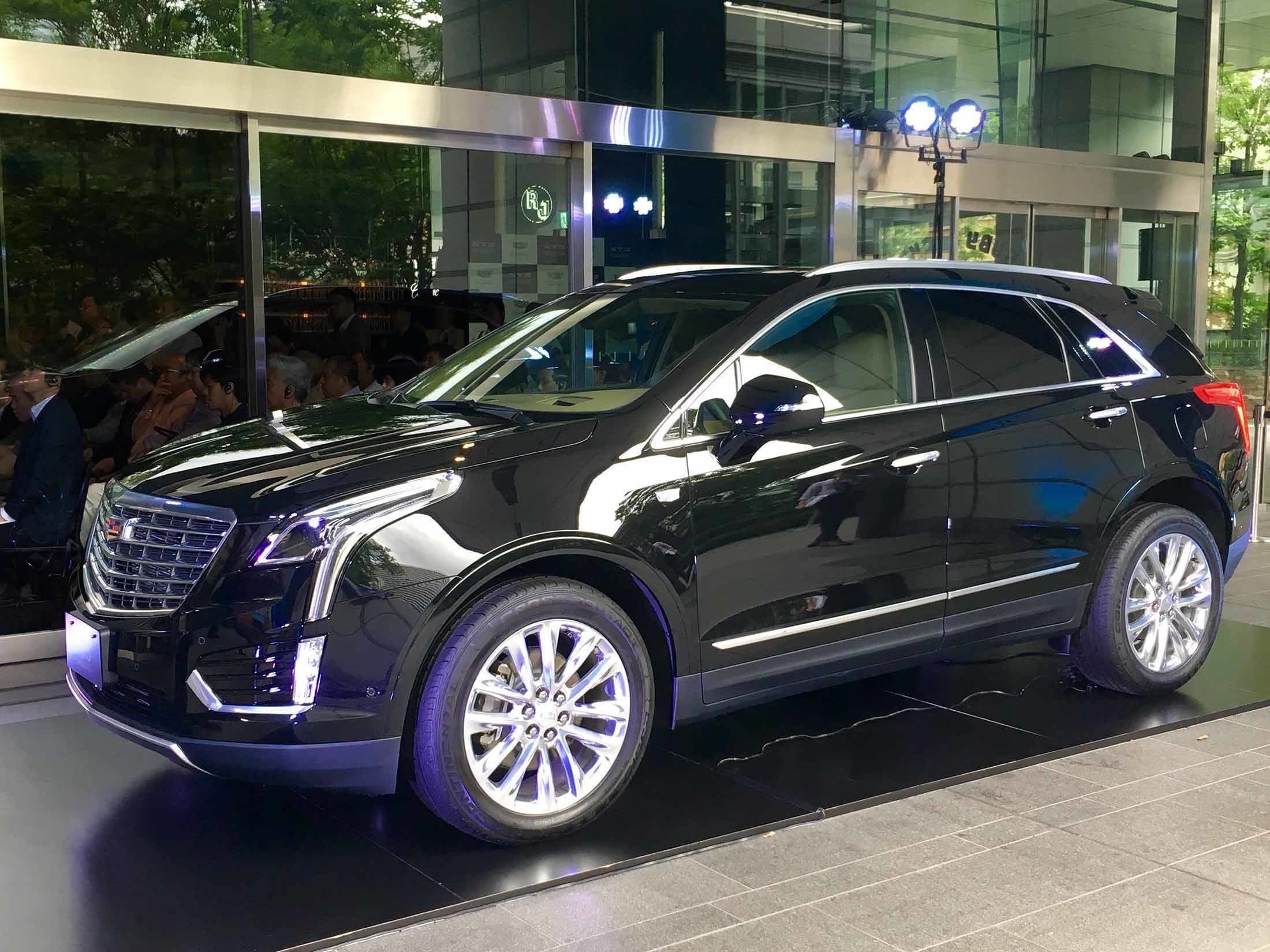 車名にクロスオーバーと付くものの、駆動方式は走破性に優れる4WD。