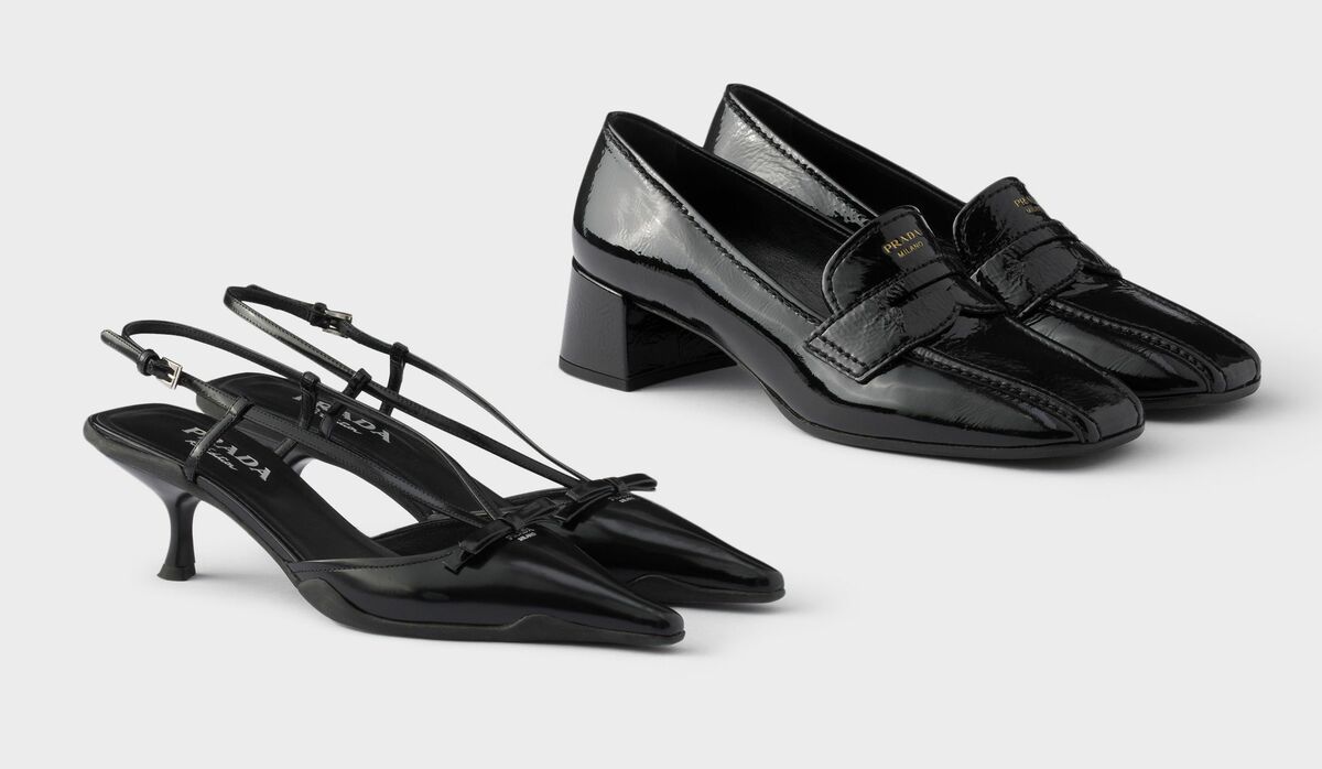 PRADA 黒 リボン付きフラットシューズ　パンプス プラダ】最新黒シューズ2選｜タイムレスなスタイルを優美なシルエット
