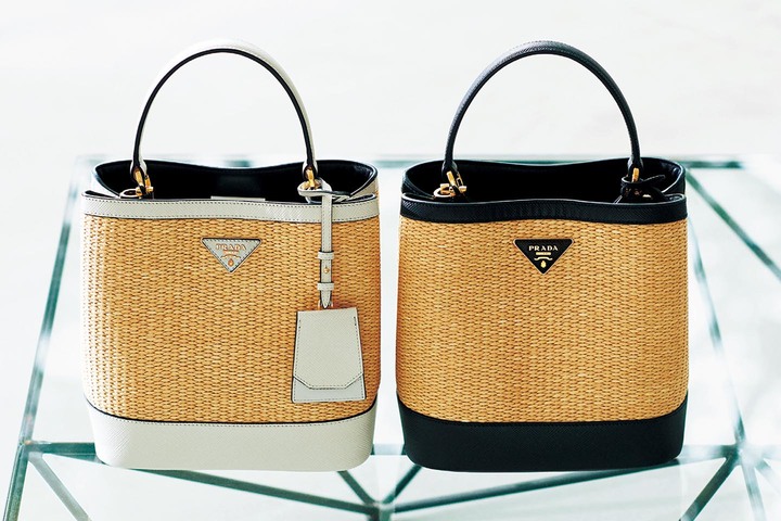 バッグ各￥222,000／予価【縦22.5×横21.5×マチ13cm】（プラダ）　[Precious2019年5月号67ページ]
