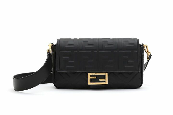 バッグ「BAGUETTE (バゲット)」【縦14×横26×マチ4cm】¥283,000(税抜)