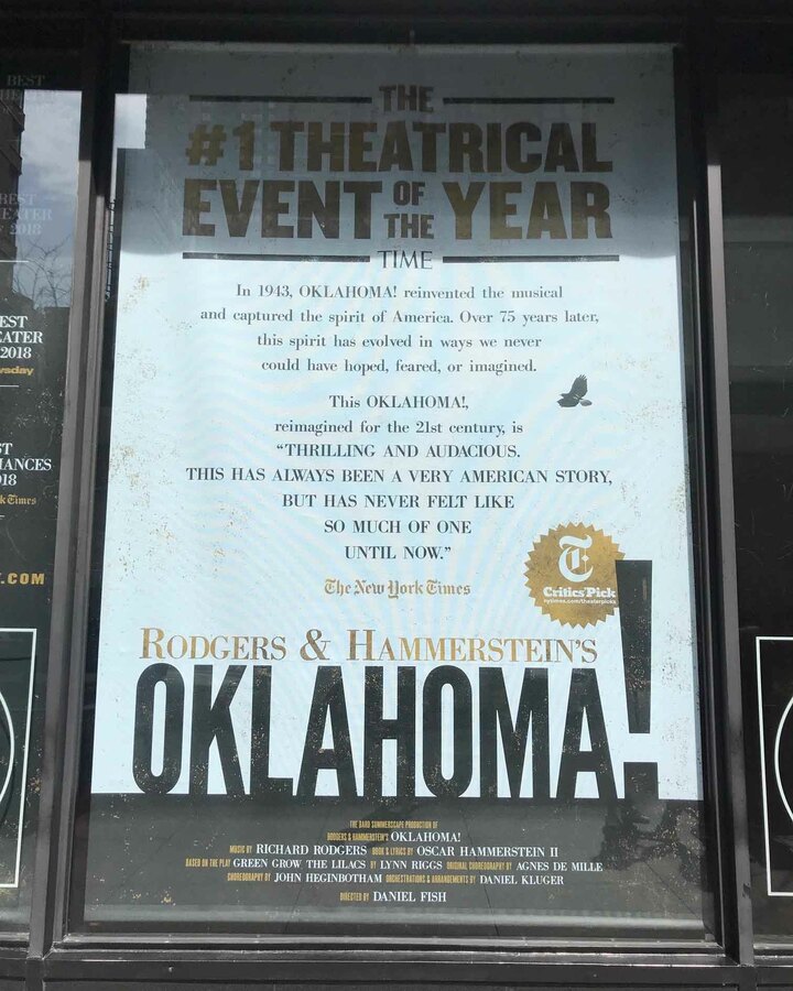 『オクラホマ！』上演中のサークル・イン・ザ・スクエア劇場