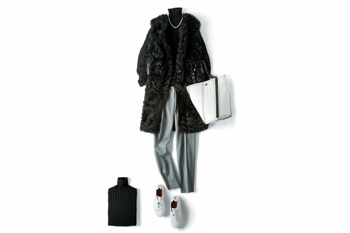 ニット［素材：ウール×ナイロン］（アクネ ストゥディオズ アオヤマ）、ファージレ（ステディ スタディ〈イヴ サロモン〉）、パンツ（コロネット〈アキラーノ・リモンディ〉）、ネックレス（ジュエルズ・オブ・ストラスブルゴ〈スティーブン デュエック〉）、バッグ（Pred PR〈プロエンザ スクーラー〉）、靴（ヴァルカナイズ・ロンドン〈ウィッスルズ〉）