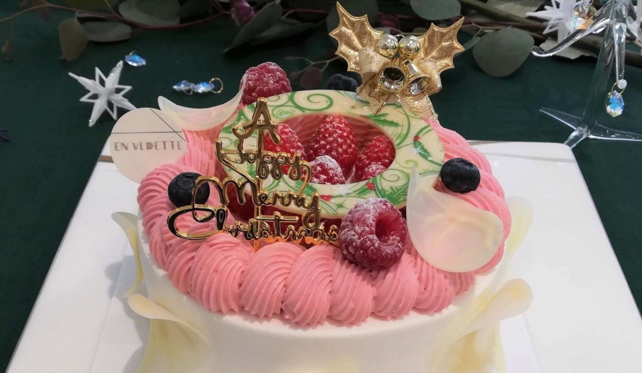 三越と伊勢丹の 19年のクリスマスケーキ 15選 口の中でとろけるショートケーキから華やかなピンクのケーキ 便利な冷凍ケーキまで Precious Jp プレシャス