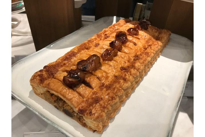 マロンパイ ¥150/cm(税別) 販売は4cmから。