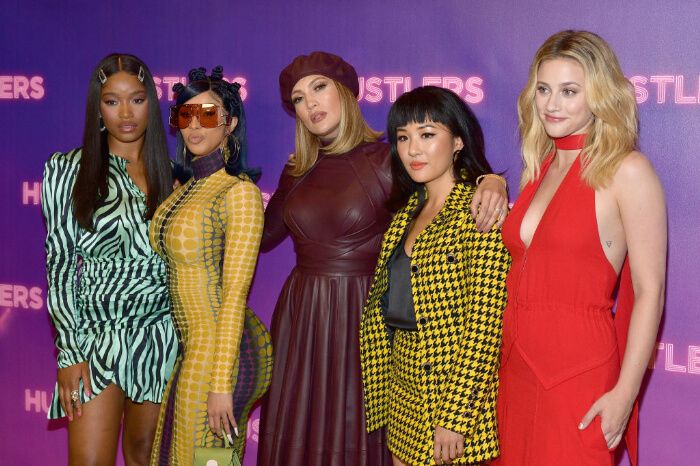 2019年8月 フォトコール。左から、キキ・パーマー、カーディ・B、ジェニファー・ロペス、コンスタンス・ウー、リリ・ラインハート。