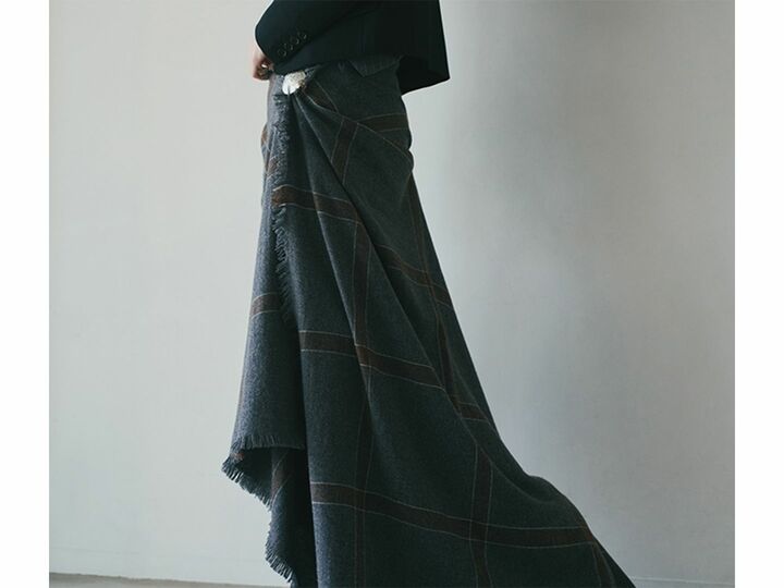 アソースメレのストールを纏った女性