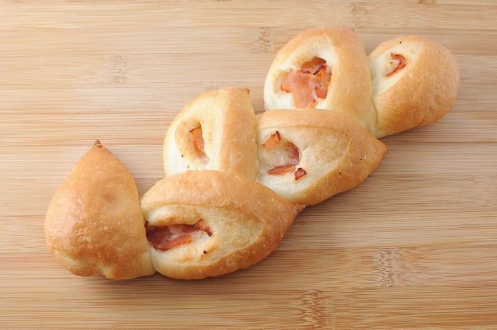 【第10問】ベーコンエピの上品な食べ方は?