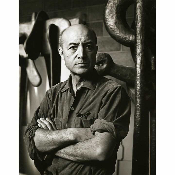 イサム・ノグチ©The Isamu Noguchi Foundation and Garden Museum, New York / Artist Rights Society [ARS] - JASPAR. Photo by Jack Mitchell. 