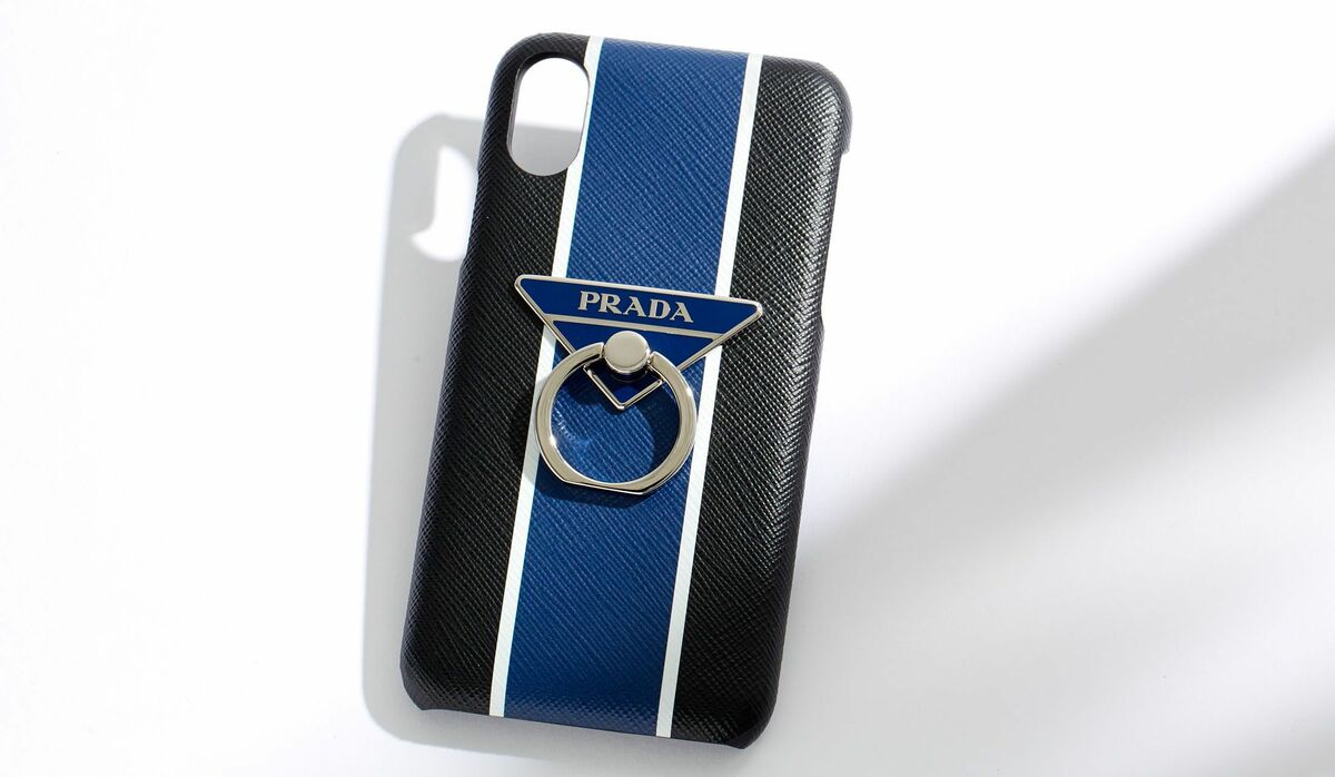 PRADA プラダ リング付き iPhone X XSケース ブルー 青 スマホの落下防止機能付き！？プラダの新作「スマホケース」がおしゃれ