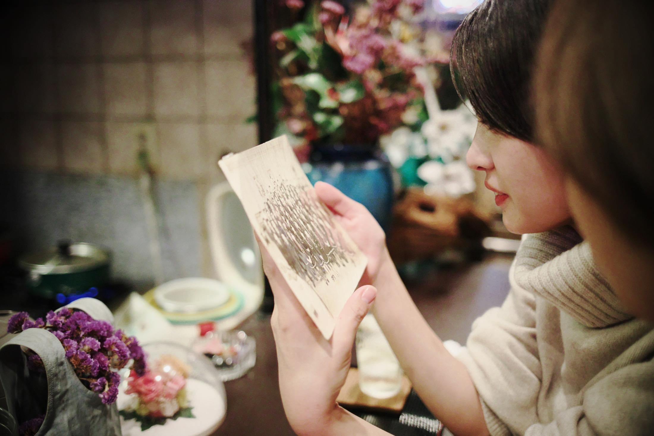 昌子ママの銀行員時代の写真を見せてもらう