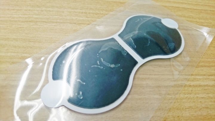 ゲルパットはこんな感じ。粘着面が汚れた時は水洗いも可能。約300回繰り返して使えます。