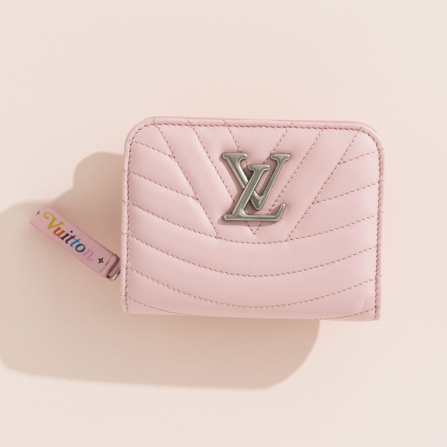 二つ折り財布「LOUIS VUITTON NEW WAVE ZIPT COMPACT WALLET(ルイ・ヴィトン ニューウェーブ ジプト・コンパクト・ウォレット)」【縦8.5×横11×マチ2cm】¥71,000(税抜)