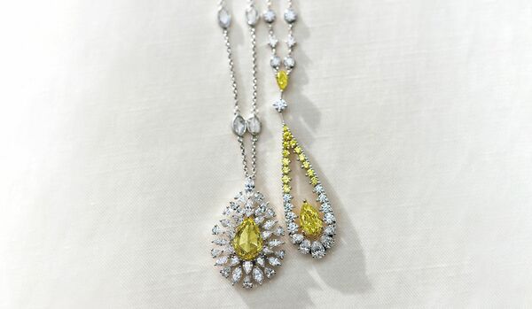 クラシカルな気品を携えた「ミキモト」のペンダント｜これからの日々を照らす穏やかな春色ダイヤモンド