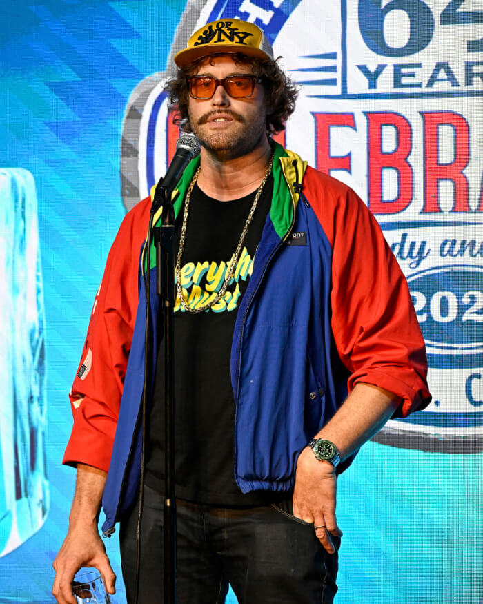 2024年9月5日、カリフォルニア州パサデナのアイスハウス・コメディクラブでの公演。