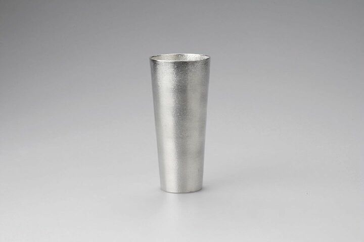 ビアカップ［約200cc］¥6,048・ビアカップL［約380cc］¥8,316（税込）　※写真はLサイズです